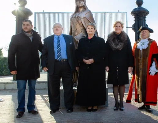 Liliana Țuroiu, președinte ICR: „Prin statuia dedicată Reginei Maria nu evocăm doar momente din istorie, ci facem istorie“ 6 oficialitati la statuia reginei maria